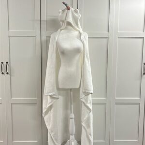 NWOT Adult Hooded Unicorn Blanket